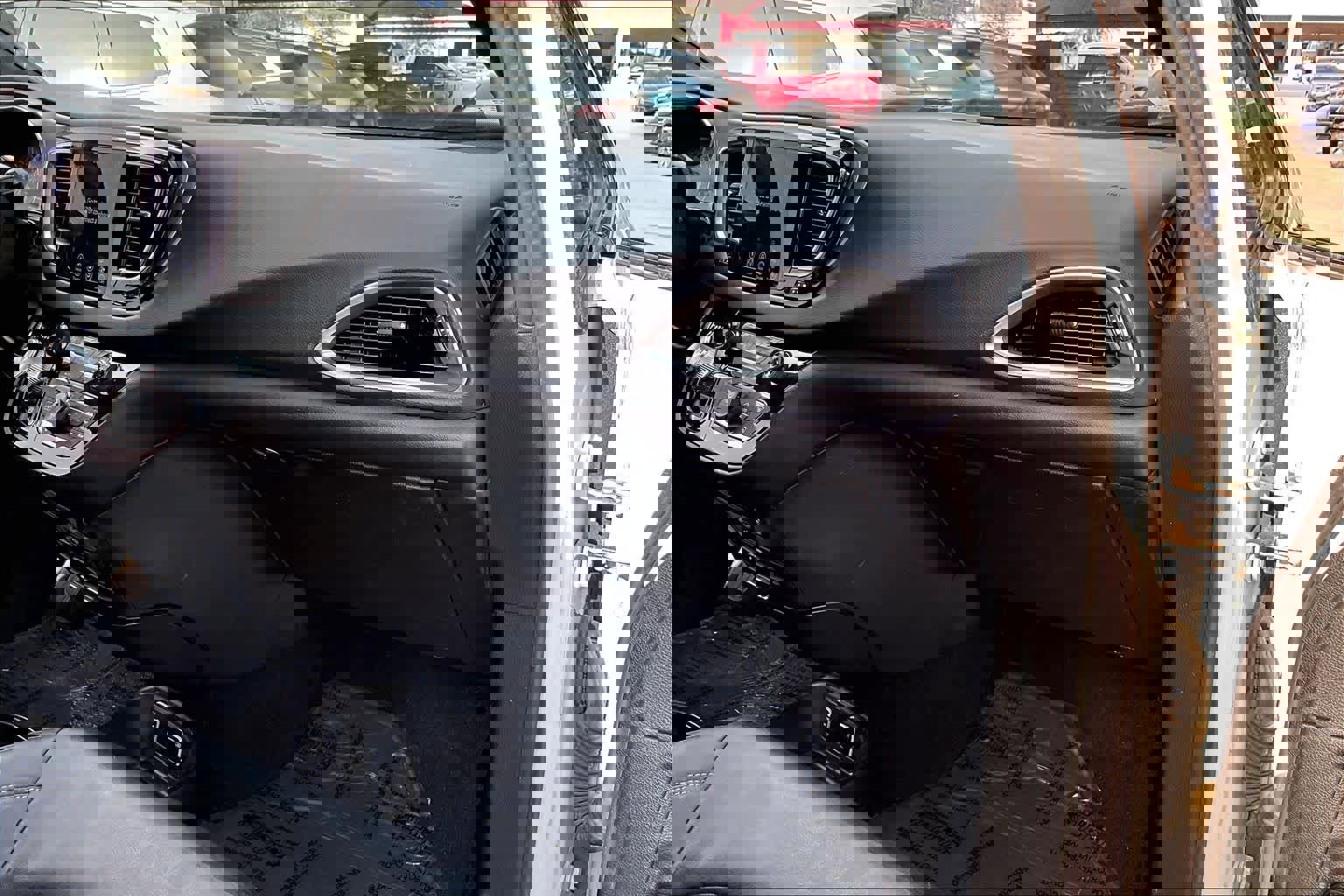 Used 2018 Chrysler Pacifica Touring-L Plus w/ Advanced Safetytec Group image 17