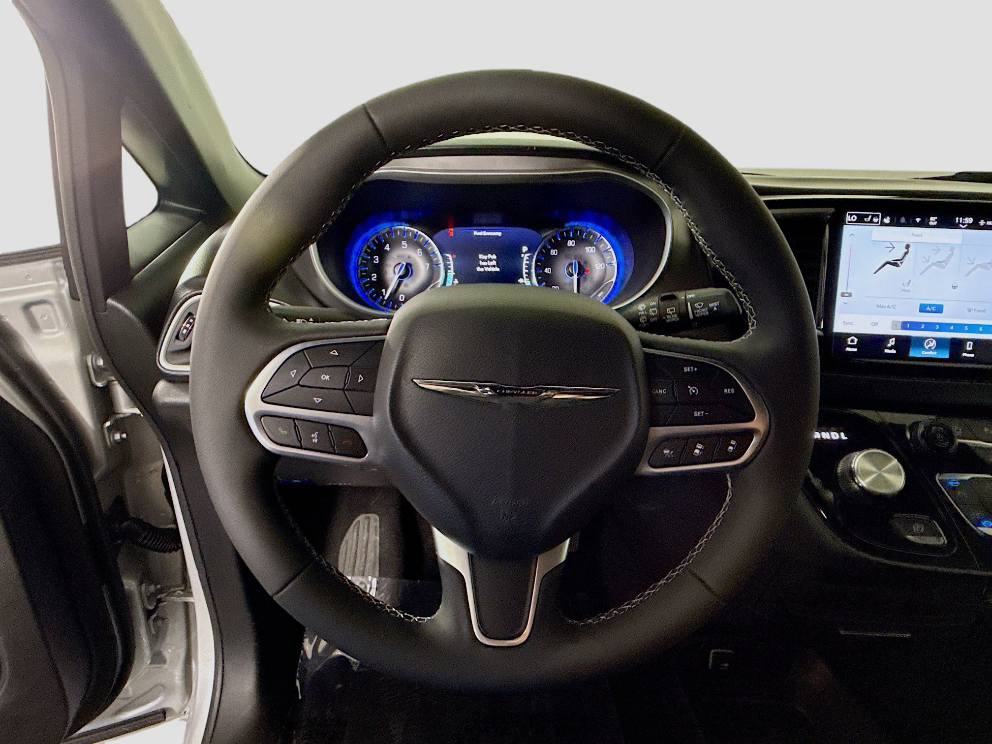 Used 2026 Chrysler Pacifica Select image 13