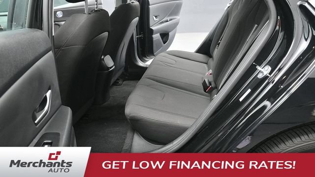 Used 2023 Hyundai Elantra SEL w/ Convenience Package FWD image 16