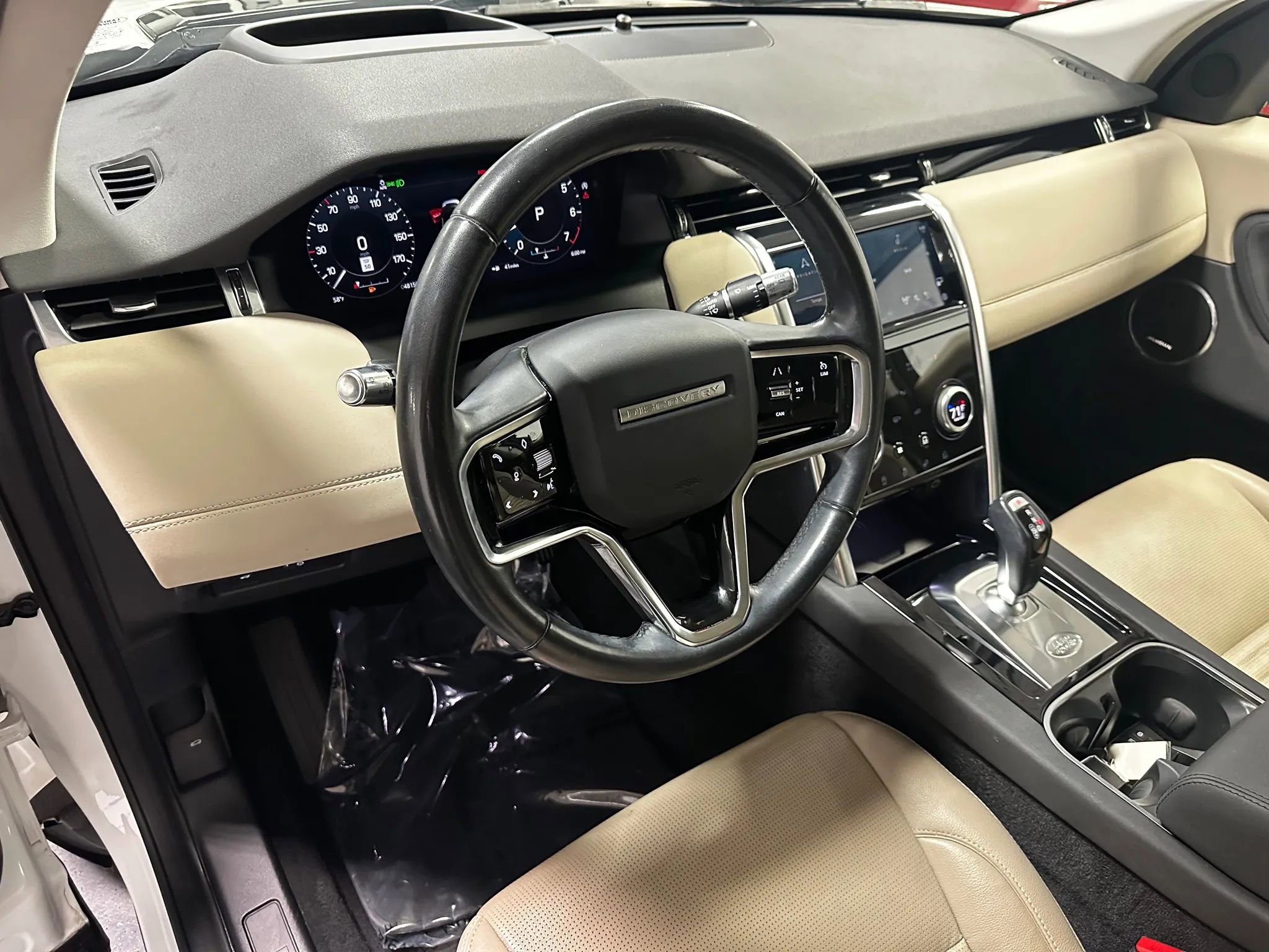 Used 2021 Land Rover Discovery Sport SE image 8