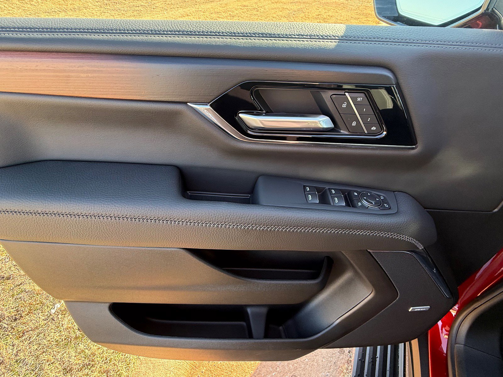 New 2026 GMC Yukon XL Denali w/ Sun & Power Step Package image 12