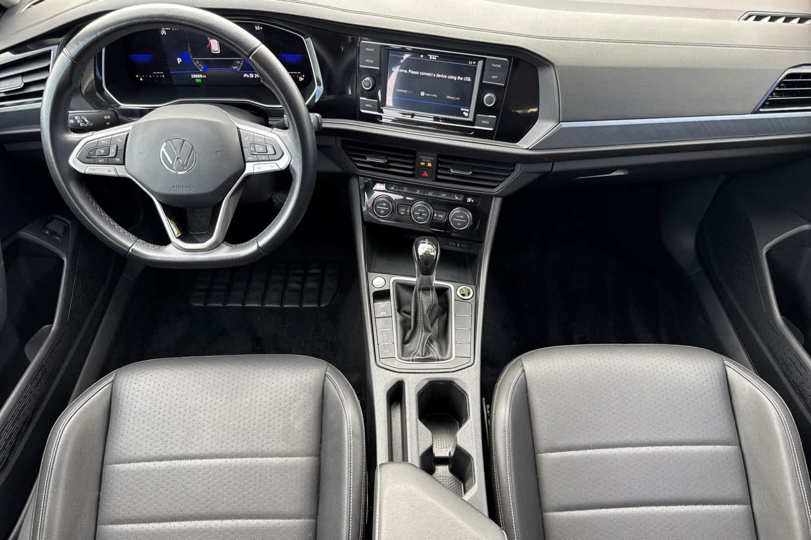 Used 2022 Volkswagen Jetta SE FWD image 13