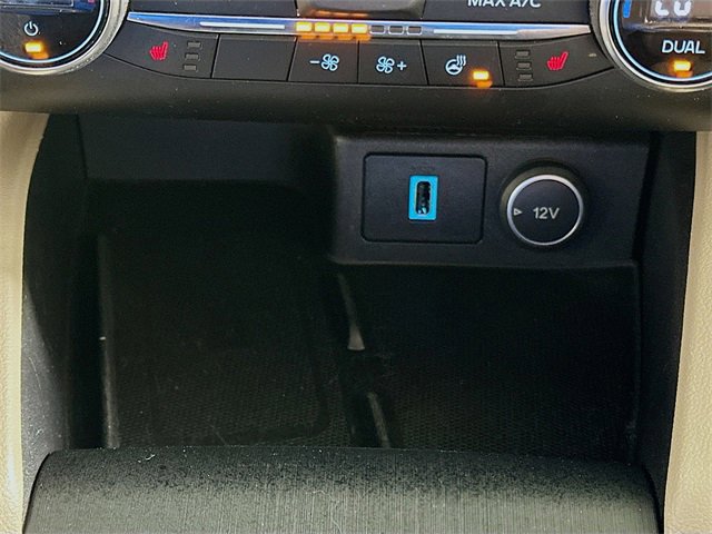 Used 2020 Ford Escape Titanium image 19