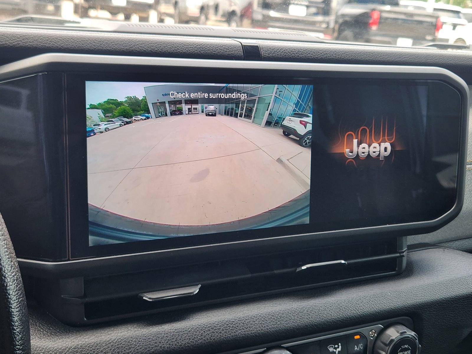 Used 2025 Jeep Wrangler Sport image 18