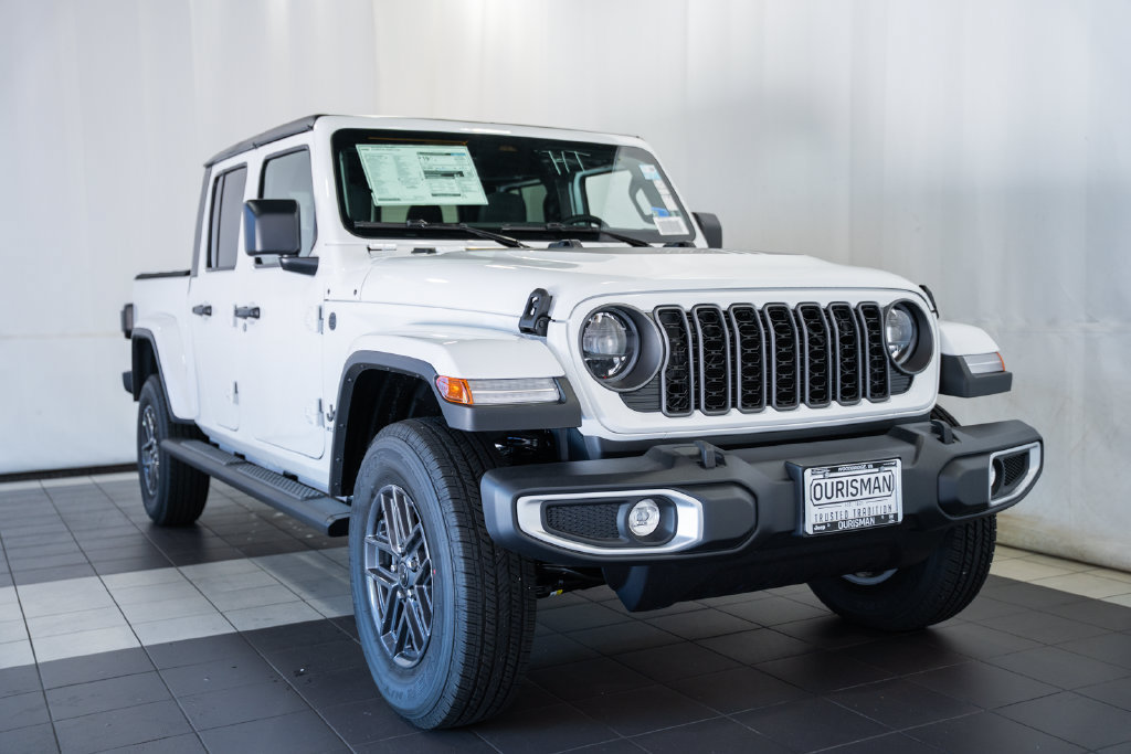 New 2026 Jeep Gladiator Sport