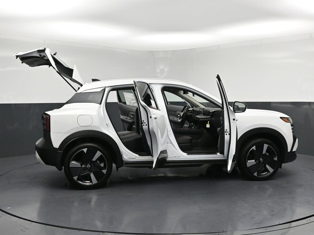 New 2026 Nissan Kicks SR w/ SR Premium Package AWD/4WD image 37