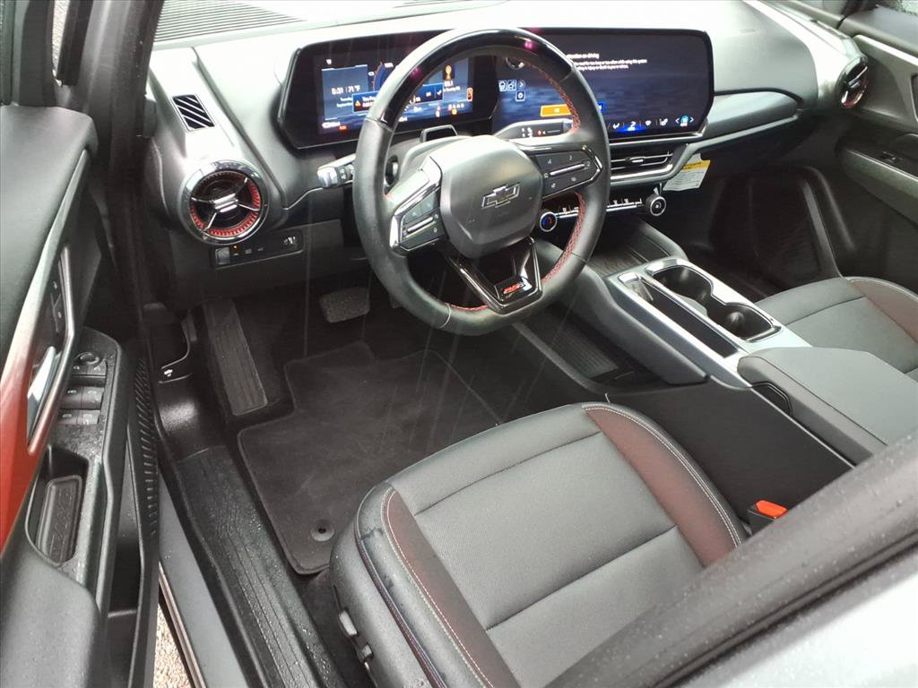 Used 2024 Chevrolet Equinox EV RS FWD image 18