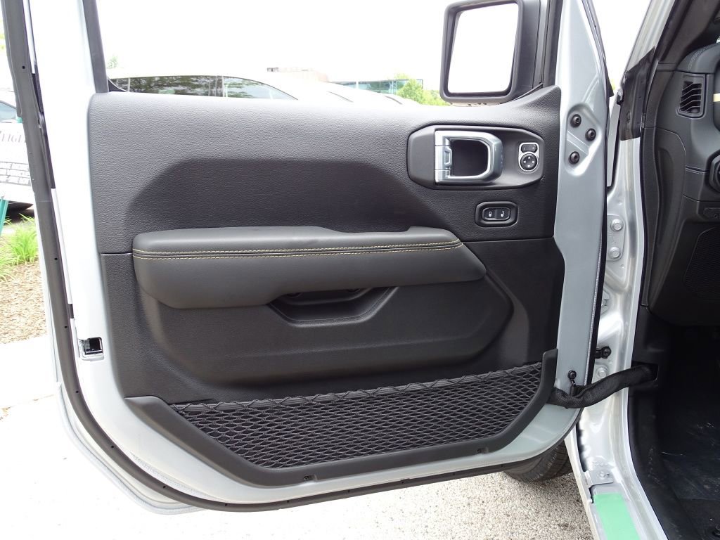 Used 2024 Jeep Wrangler Sahara w/ Safety Group image 24