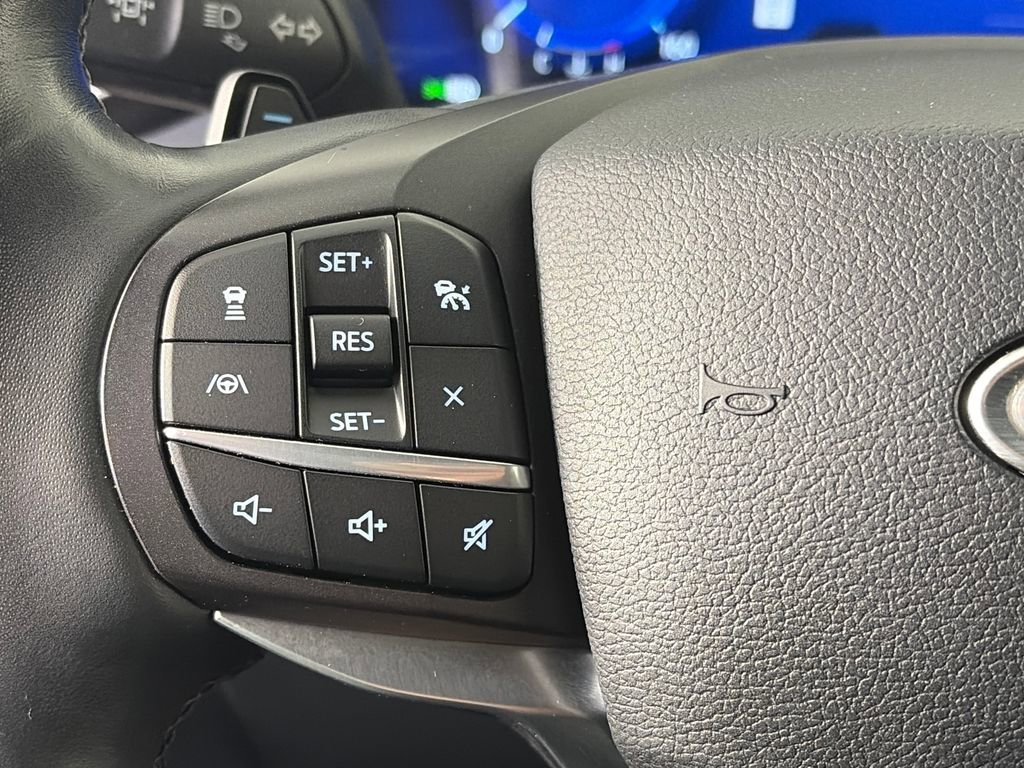 Certified 2020 Ford Explorer Platinum w/ Premium Technology Package AWD/4WD image 17