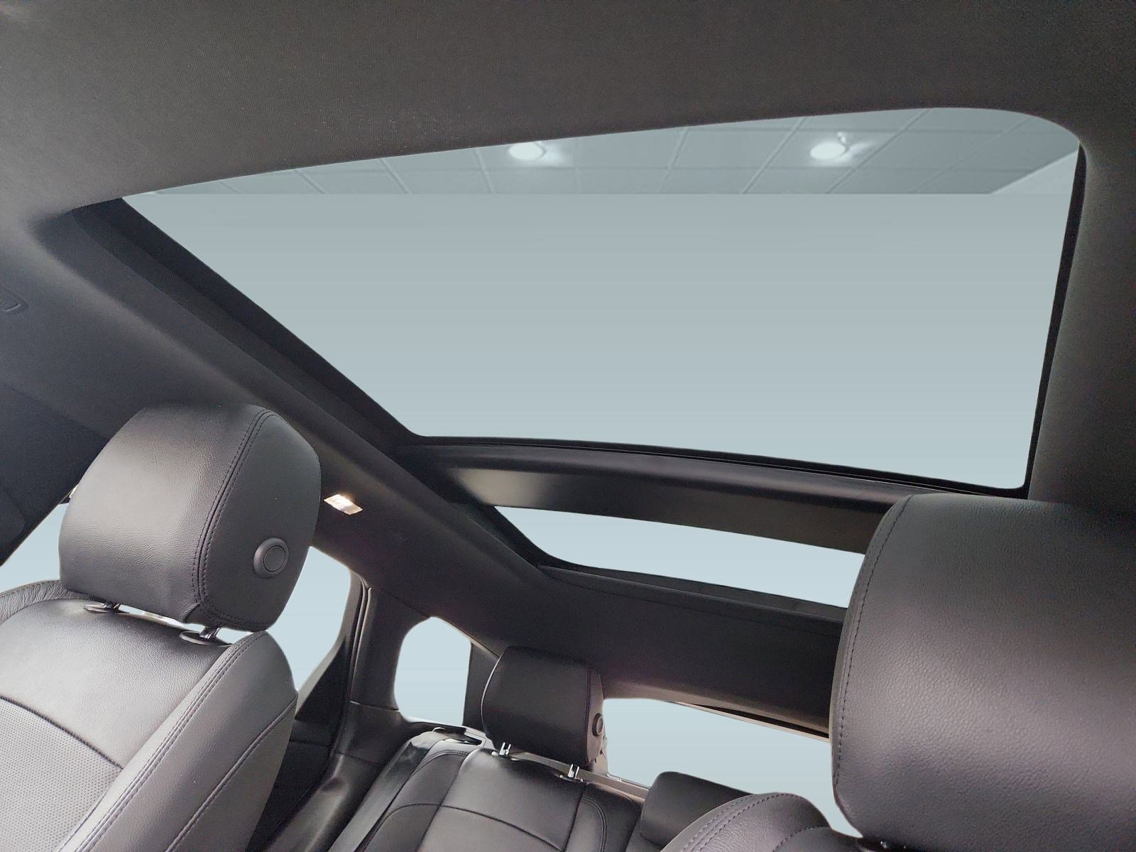 Used 2024 Land Rover Range Rover Evoque Dynamic SE image 30