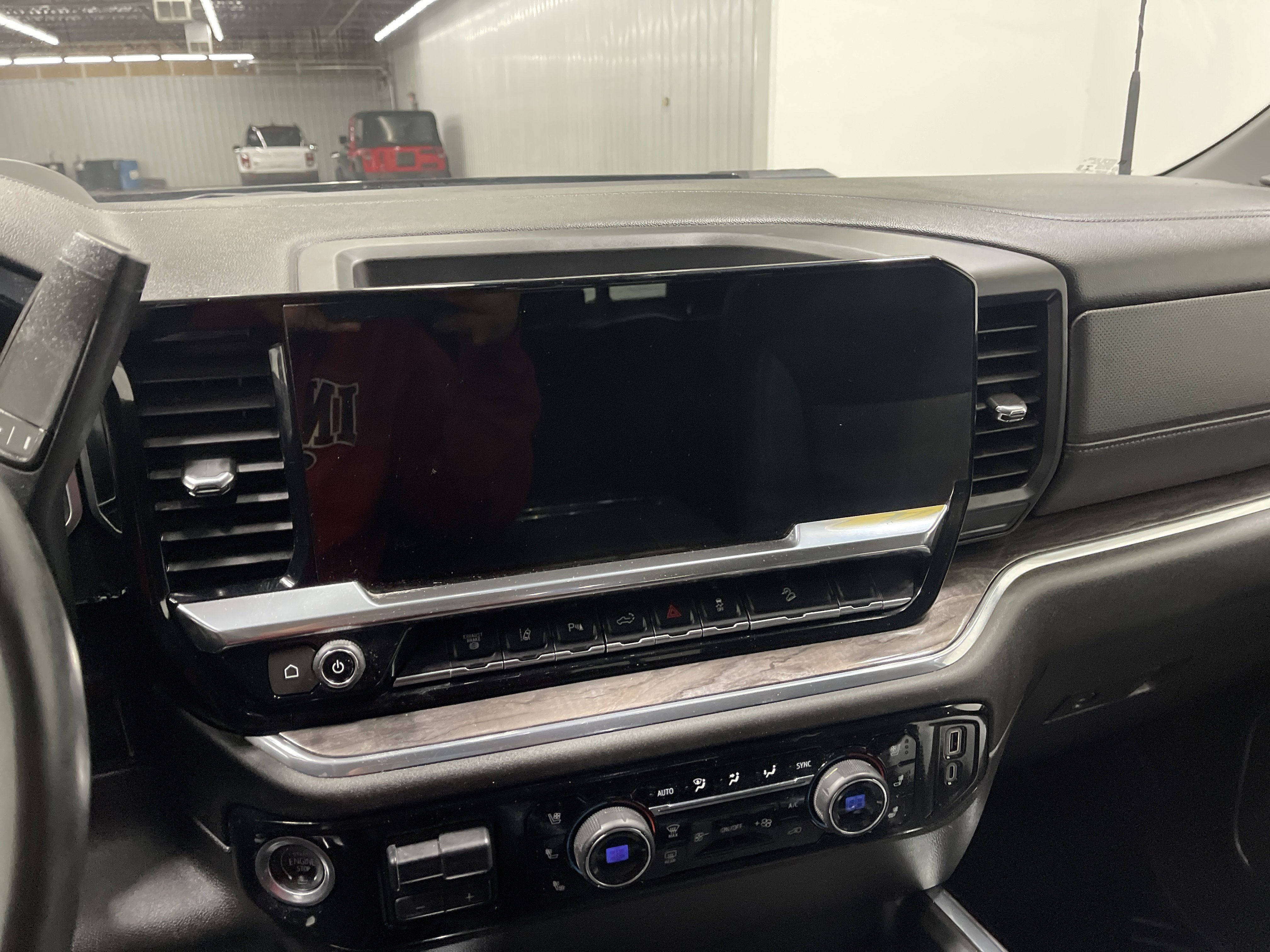 Used 2024 Chevrolet Silverado 3500 LTZ w/ LTZ Premium Package image 29