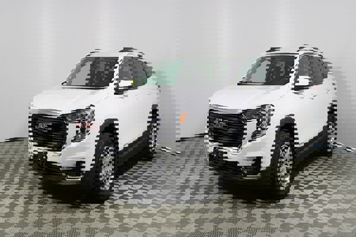 Used 2023 GMC Terrain SLE w/ Driver Convenience Package image 27