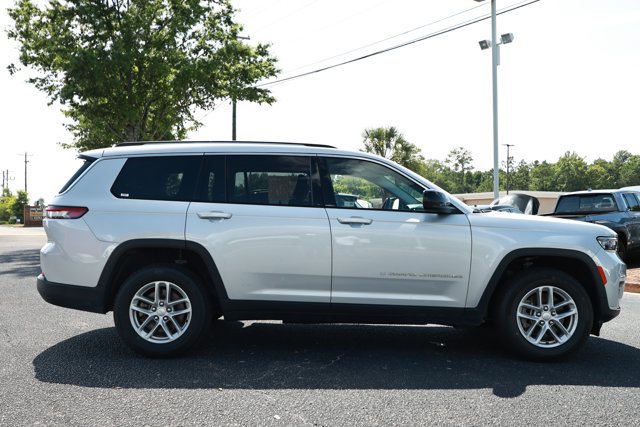 Used 2023 Jeep Grand Cherokee L Laredo RWD image 4