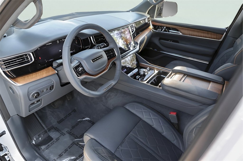 Used 2024 Jeep Grand Wagoneer Series III image 13