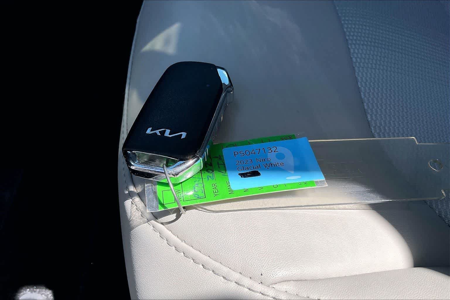 Certified 2023 Kia Niro EX Touring FWD image 19