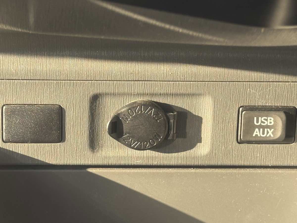 Used 2014 Toyota Prius V Two image 31