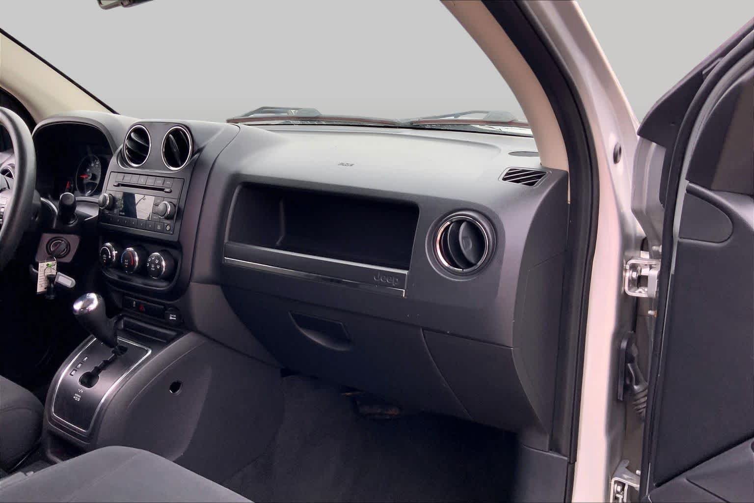 Used 2012 Jeep Compass Sport FWD image 17