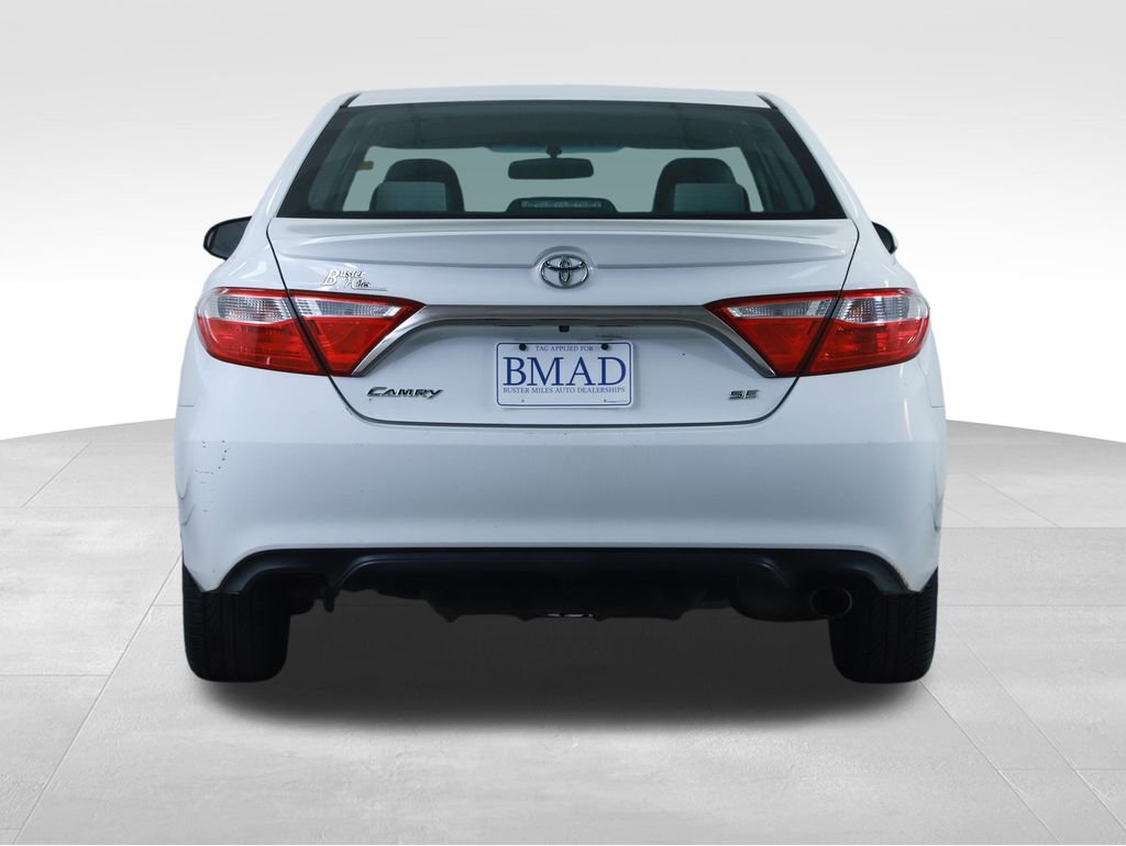 Used 2016 Toyota Camry SE image 10