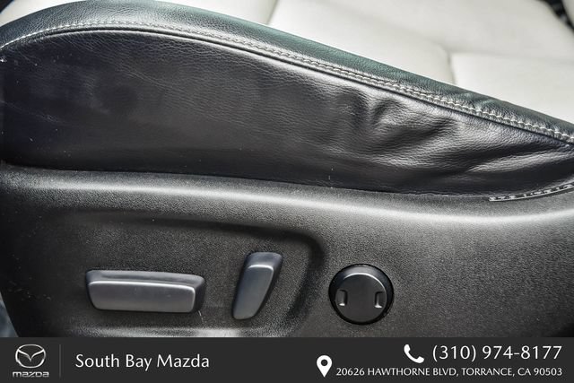Used 2017 Toyota RAV4 Platinum w/ All Weather Liner Package FWD image 22