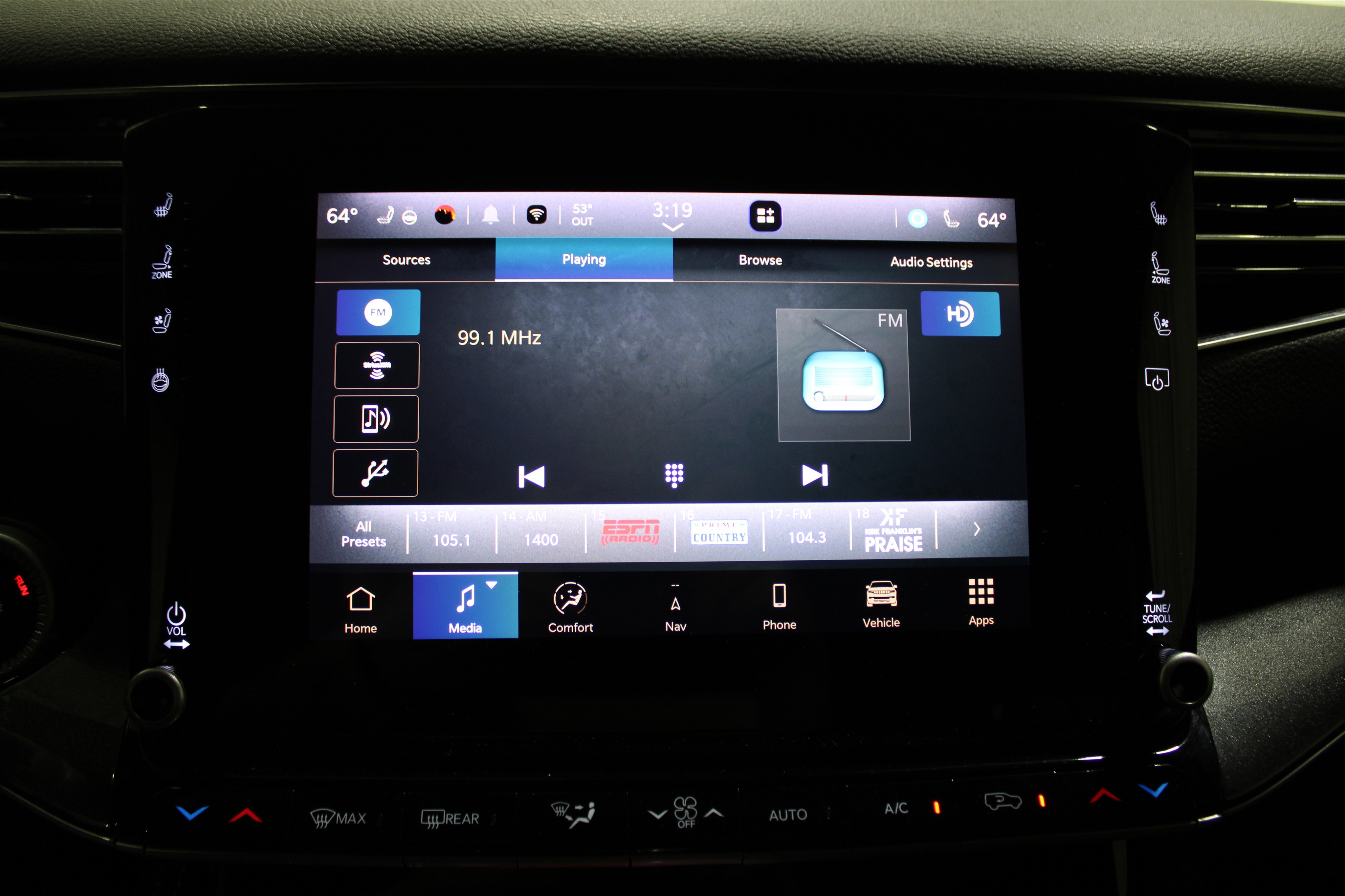 Used 2023 Jeep Wagoneer 4WD w/ Premium Group I image 16