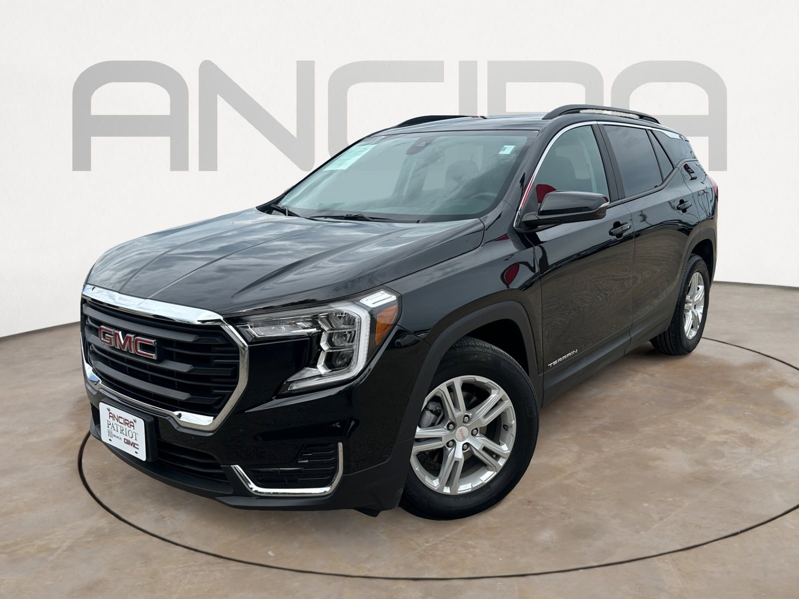 Used 2024 GMC Terrain SLE w/ Driver Convenience Package FWD image 4