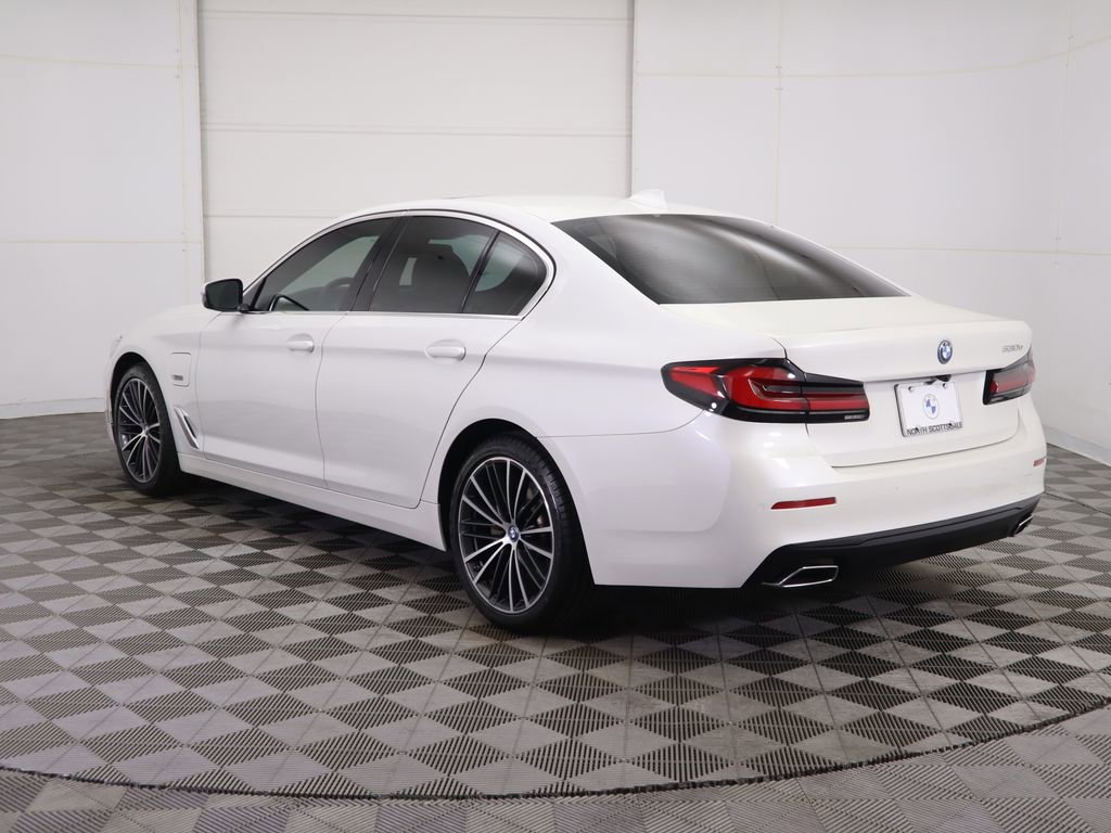 Certified 2023 BMW 530e w/ Premium Package image 7