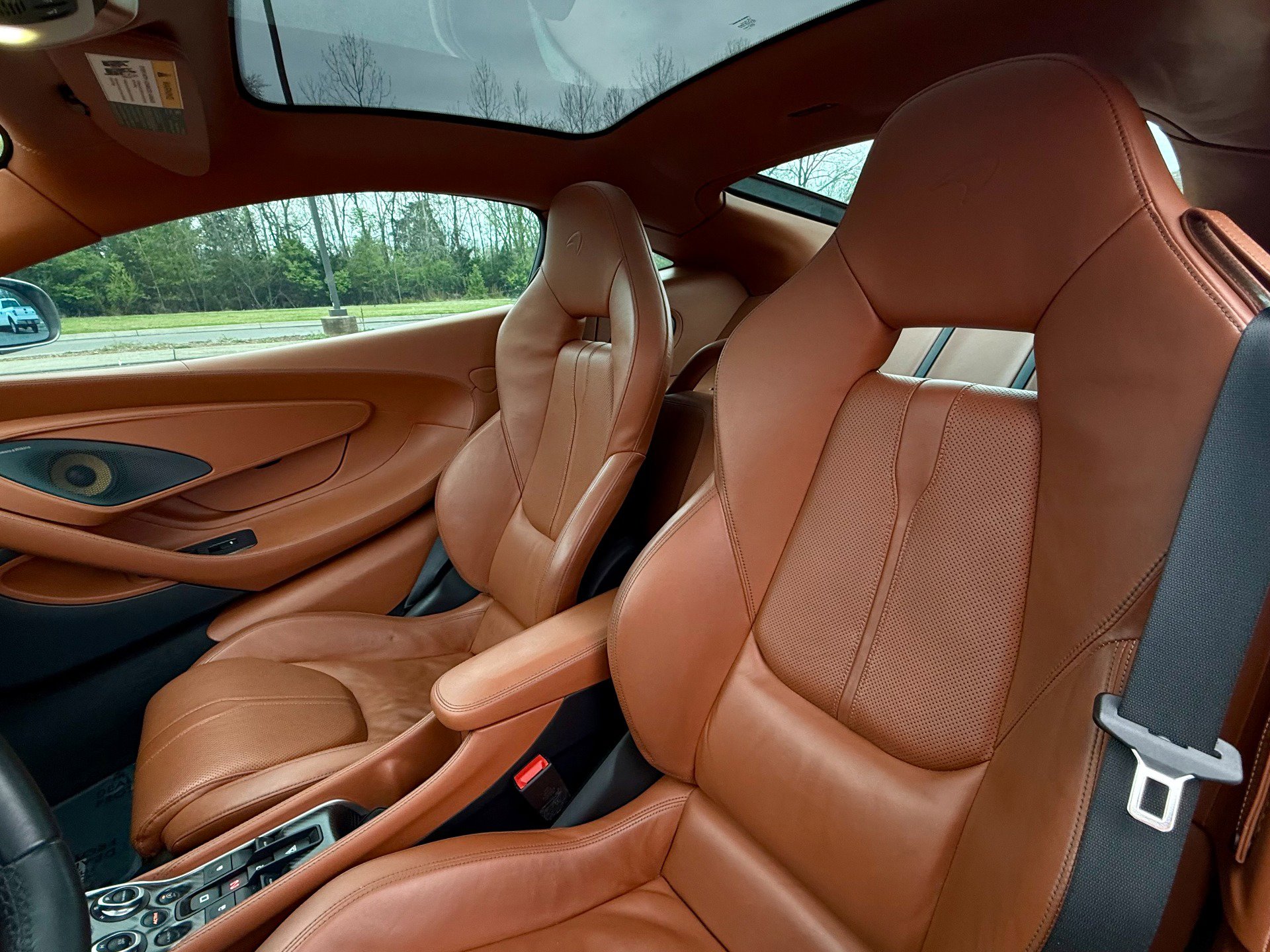 Used 2017 McLaren 570S image 29