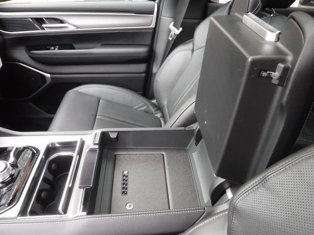 New 2026 Jeep Grand Wagoneer 4WD image 28