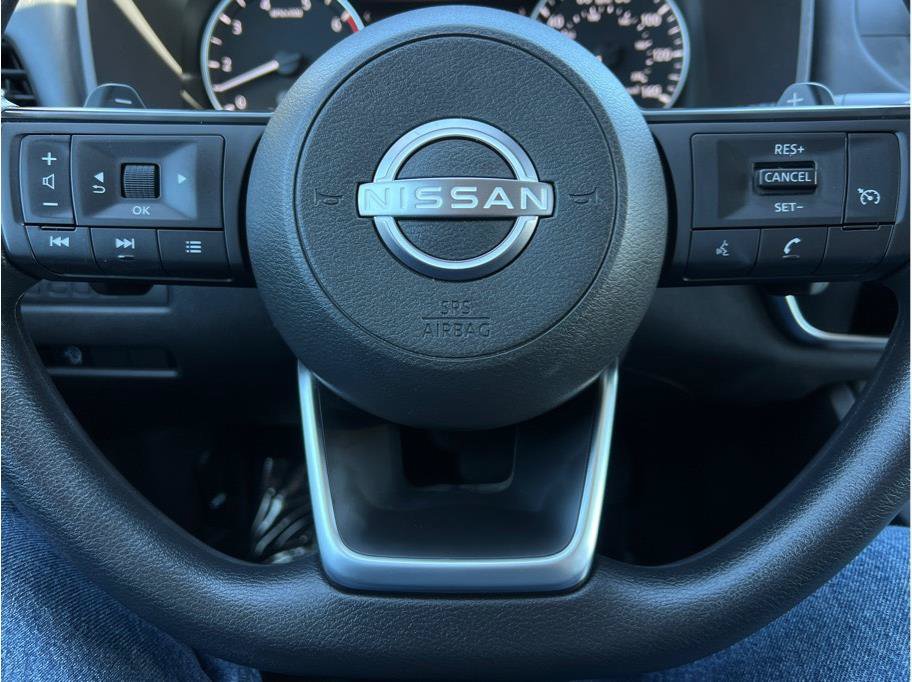 Used 2023 Nissan Rogue S FWD image 12