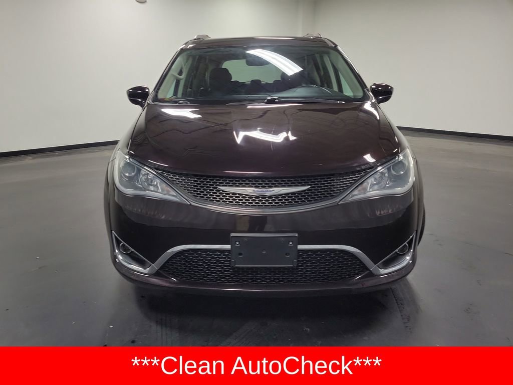 Used 2017 Chrysler Pacifica Touring-L w/ Tire & Wheel Group image 2