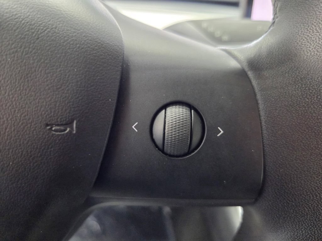 Used 2020 Tesla Model Y Long Range AWD/4WD image 25