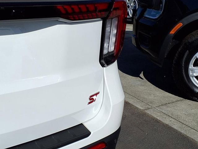 Certified 2025 Ford Explorer ST AWD/4WD image 15