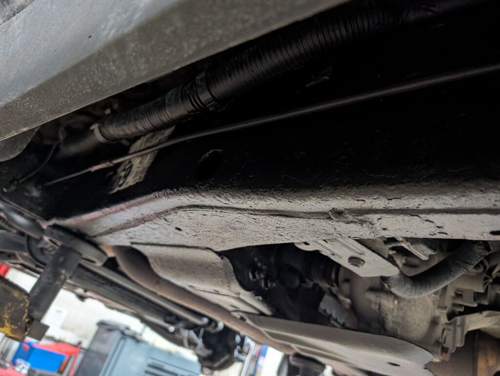 Used 2013 Chevrolet Avalanche LT w/ Suspension Package, Off-Road image 28