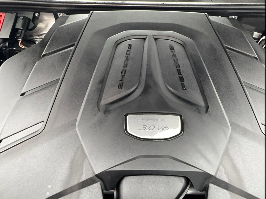 Used 2023 Porsche Cayenne image 16