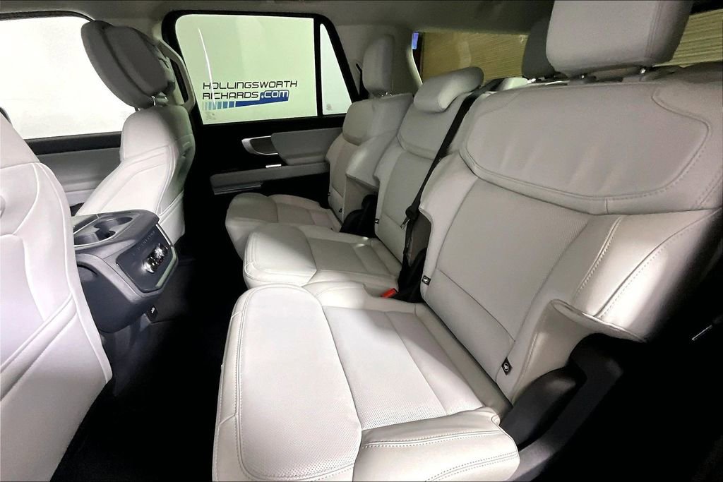 New 2026 Ford Expedition Max Platinum w/ Driver's Package image 10