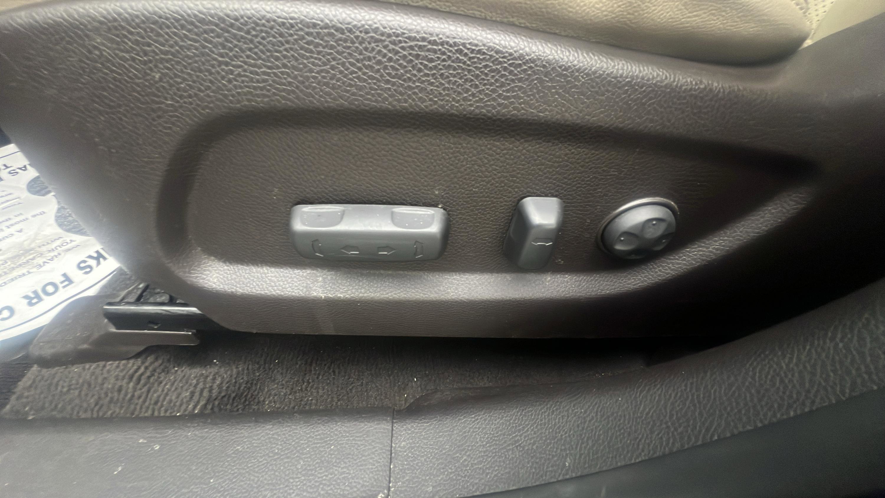 Used 2016 Hyundai Santa Fe SE w/ Option Group 03 image 18