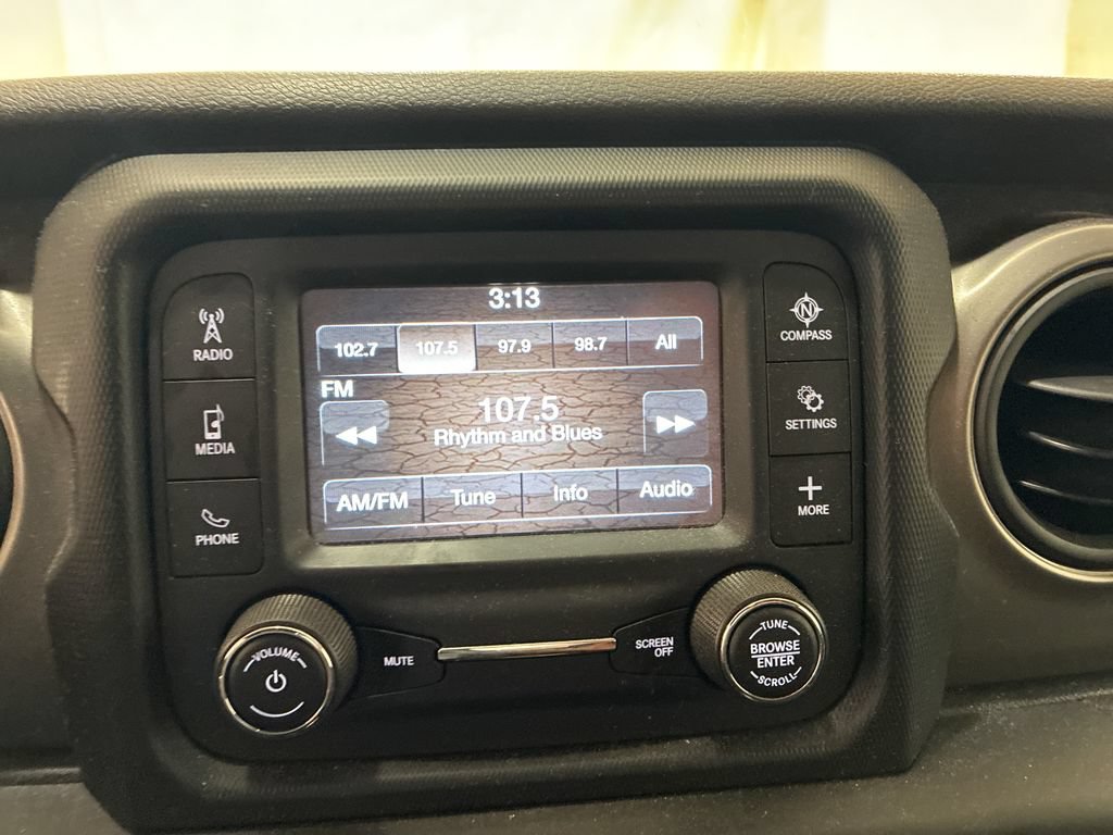 Used 2018 Jeep Wrangler Unlimited Sport S AWD/4WD image 13