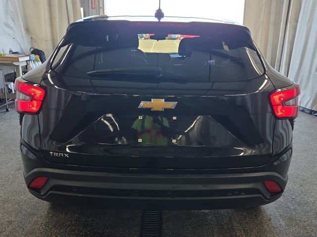 Used 2024 Chevrolet Trax LS image 5