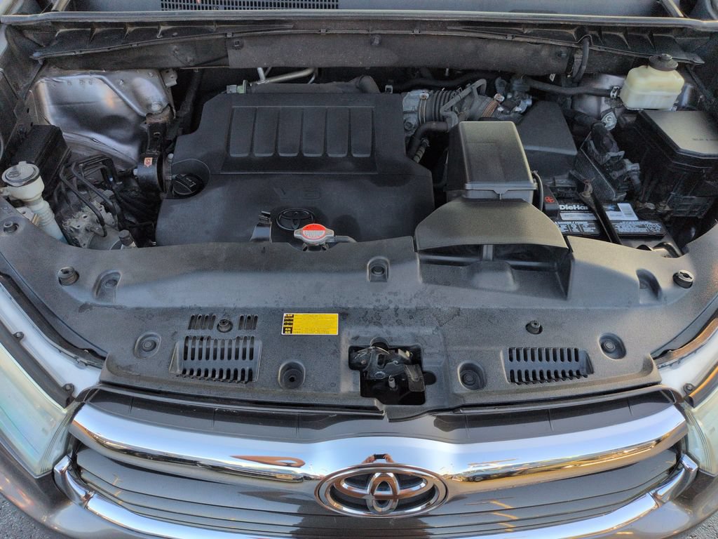 Used 2016 Toyota Highlander XLE AWD/4WD image 22
