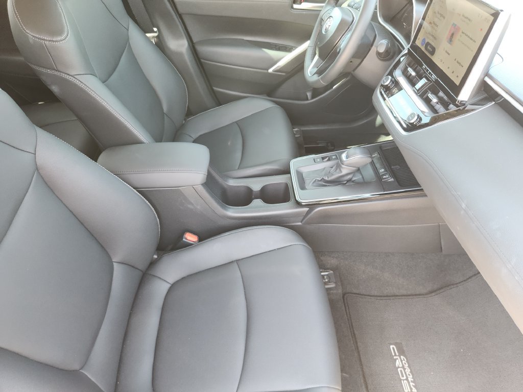 Certified 2026 Toyota Corolla Cross XLE w/ Convenience Package FWD image 24