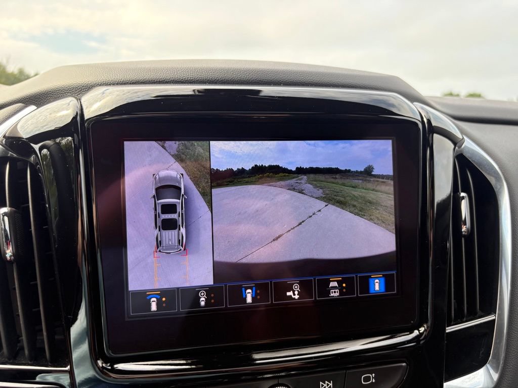 Used 2023 Chevrolet Traverse High Country AWD/4WD image 27