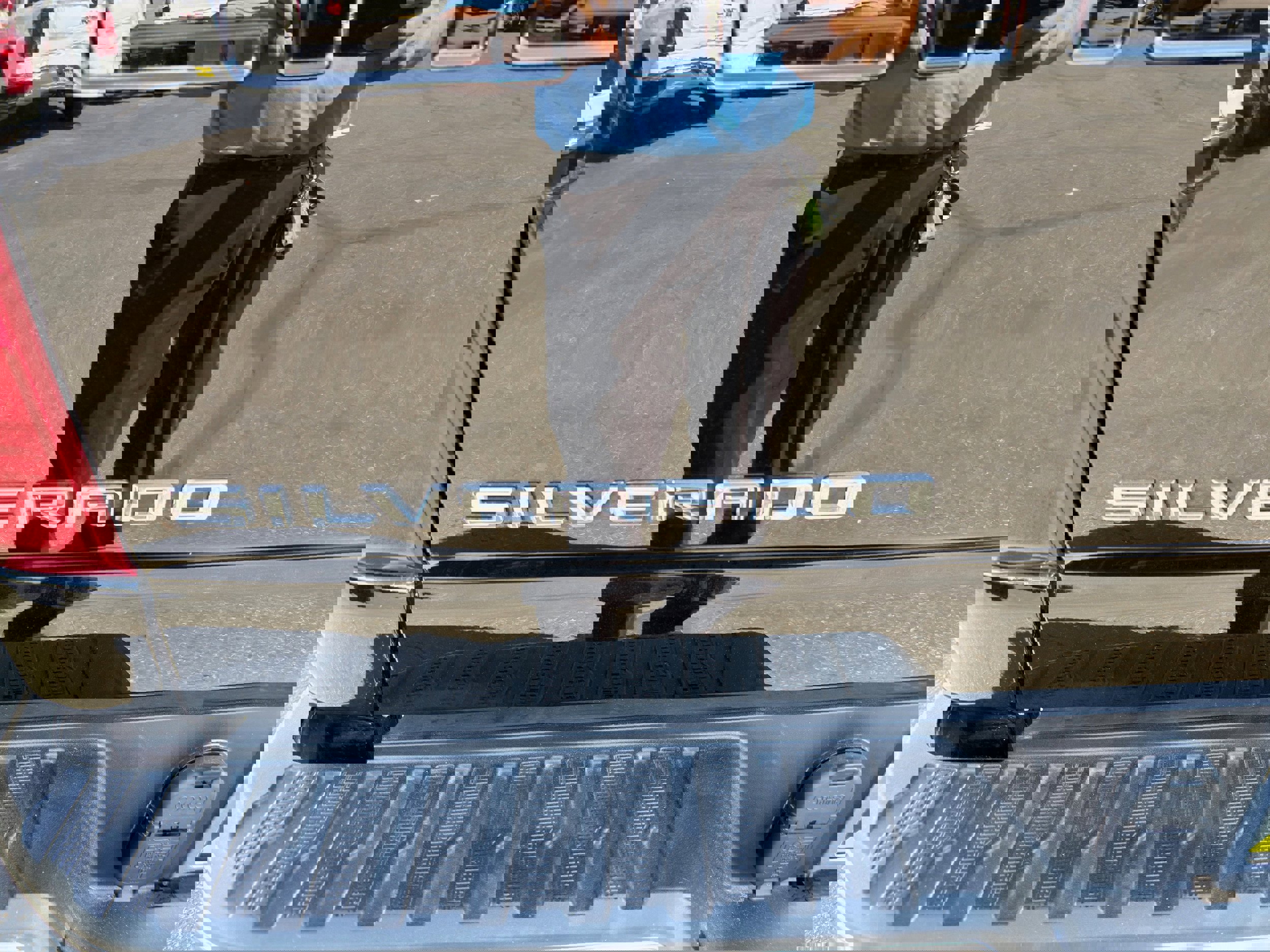 Used 2025 Chevrolet Silverado 2500 LT w/ Convenience Package image 47