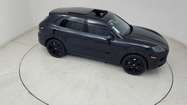 Used 2025 Porsche Cayenne w/ Premium Package image 77