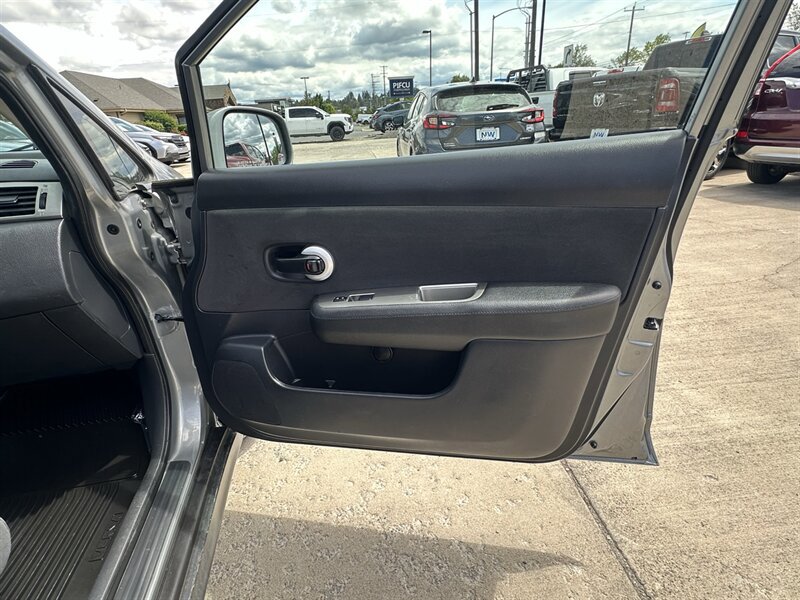 Used 2012 Nissan Versa 1.8 S w/ Plus Pkg FWD image 29