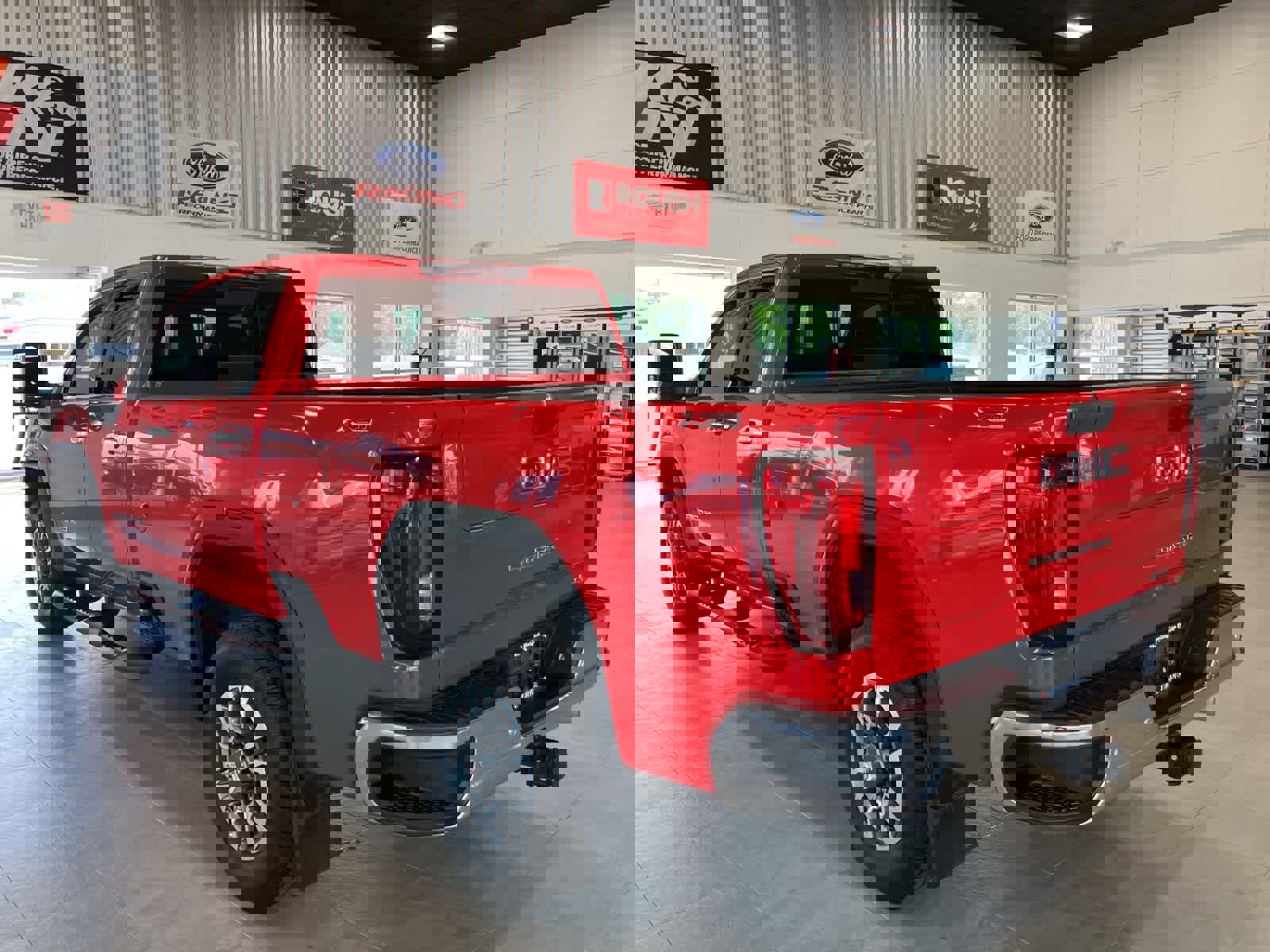 Used 2022 GMC Sierra 2500 SLT w/ SLT Preferred Package image 7