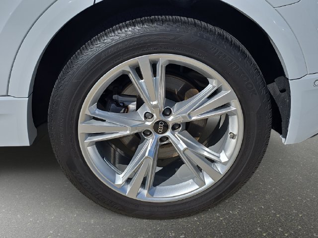 Used 2023 Audi Q8 Prestige w/ Prestige Package AWD/4WD image 37