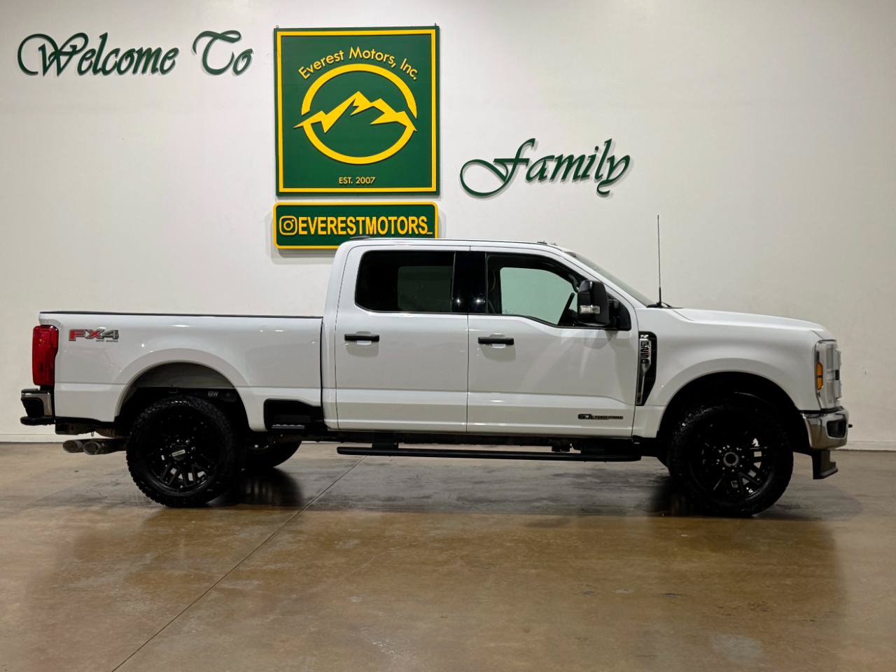 Used 2024 Ford F250 XLT w/ FX4 Off-Road Package AWD/4WD image 2
