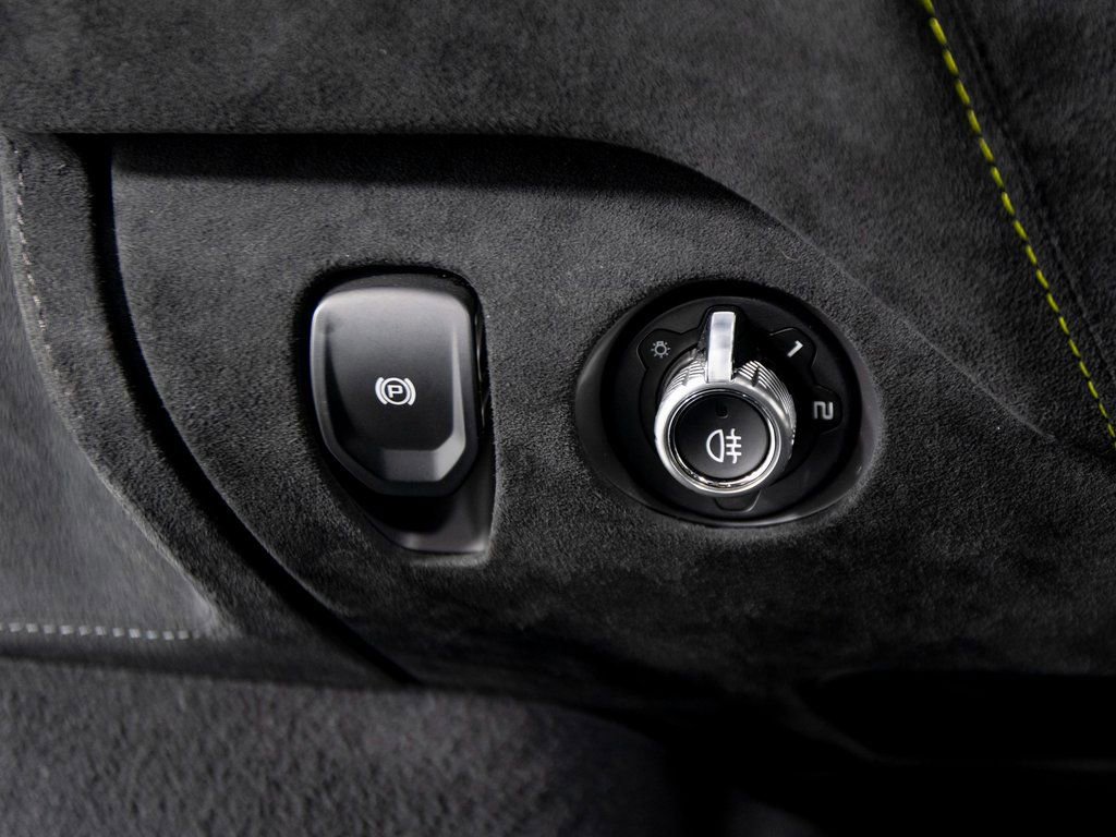 Used 2024 McLaren 750S Spider image 25