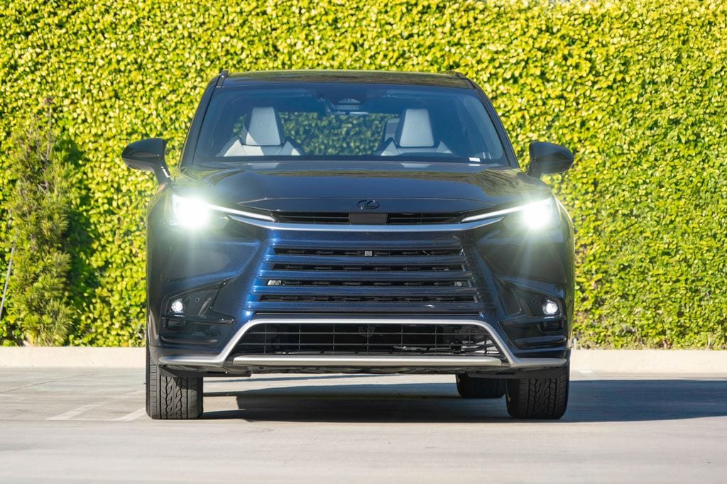 New 2026 Lexus TX 500h AWD w/ Technology Package image 3