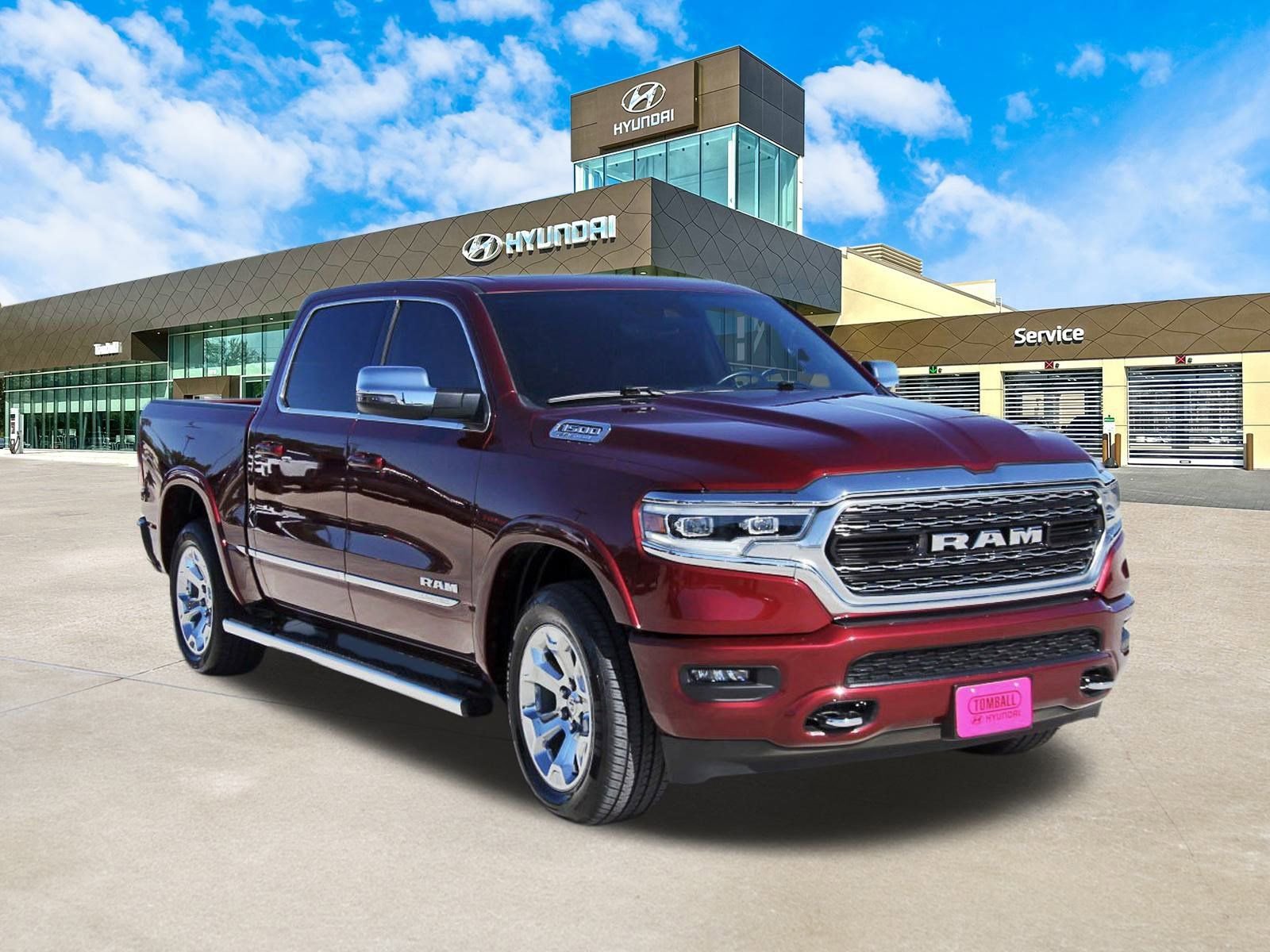 Used 2024 RAM 1500 Limited w/ Body Color Bumper Group image 3